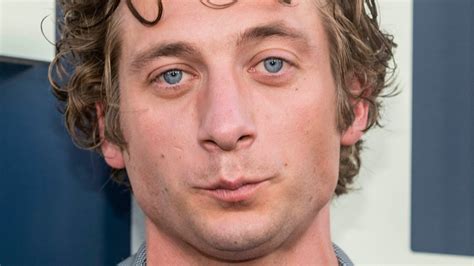 jeremy allen white chin implant